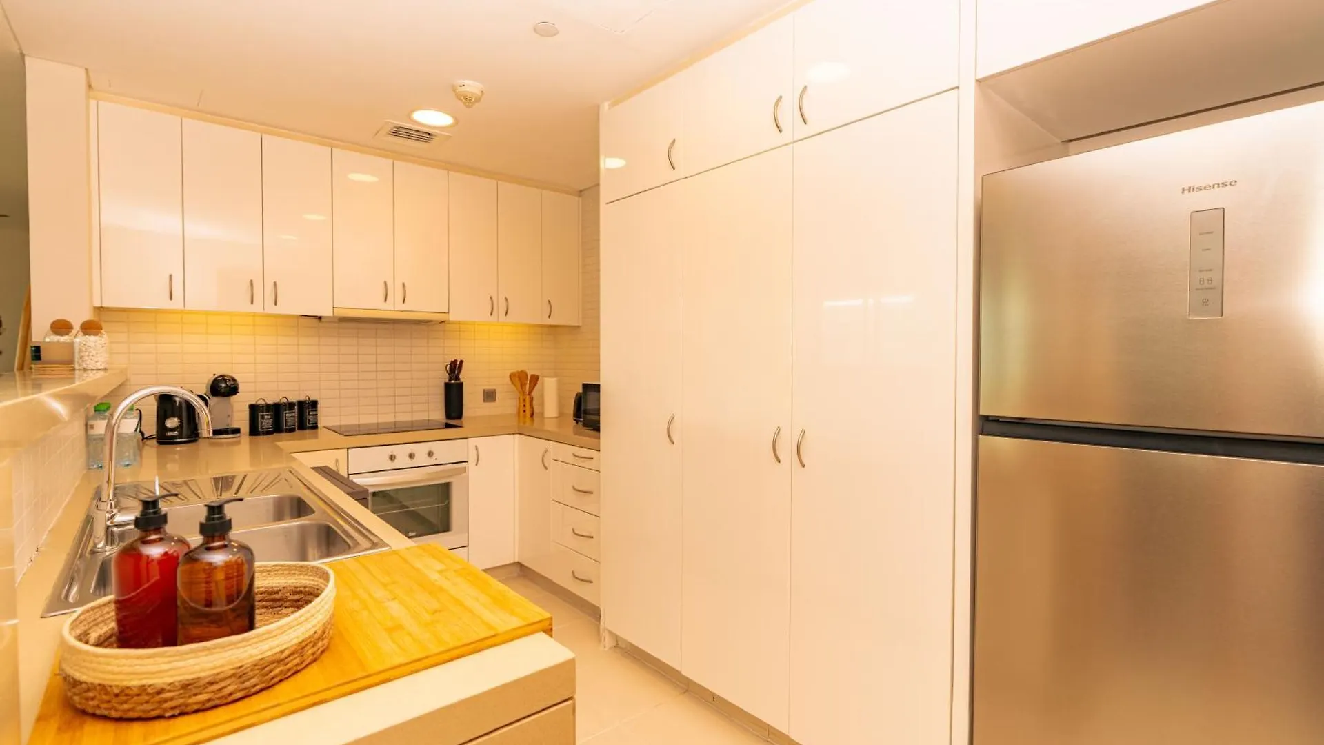 アパート Voyage Two Bedroom In Al Sana アブダビ