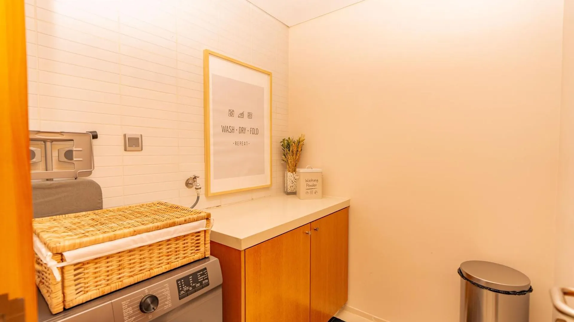 Voyage Two Bedroom In Al Sana Abu Dhabi 0*,  Emirati Arabi Uniti