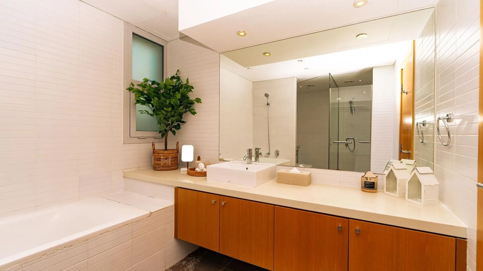 Voyage Two Bedroom In Al Sana Abu Dhabi Appartamento