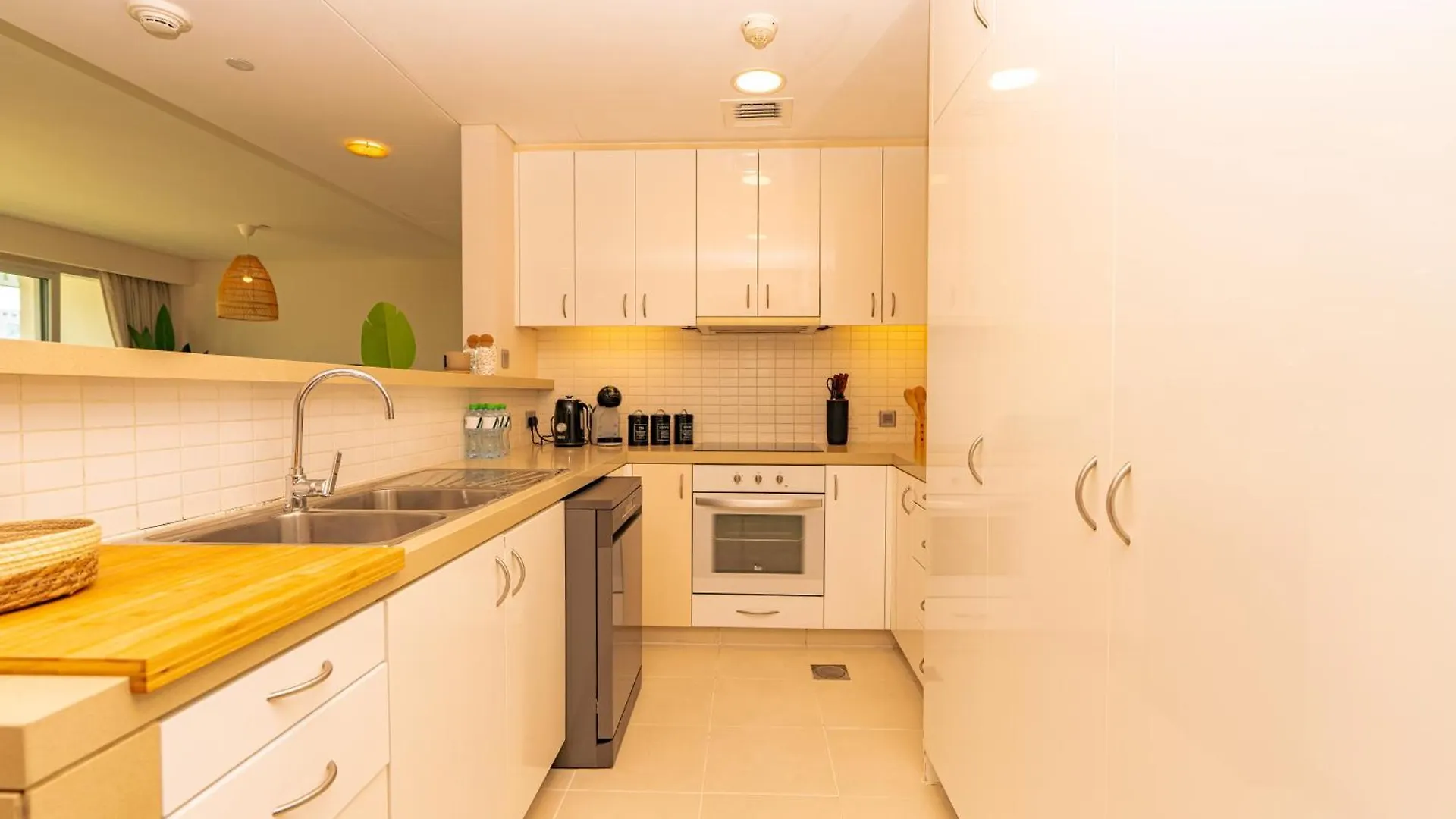 アパート Voyage Two Bedroom In Al Sana アブダビ アラブ首長国連邦